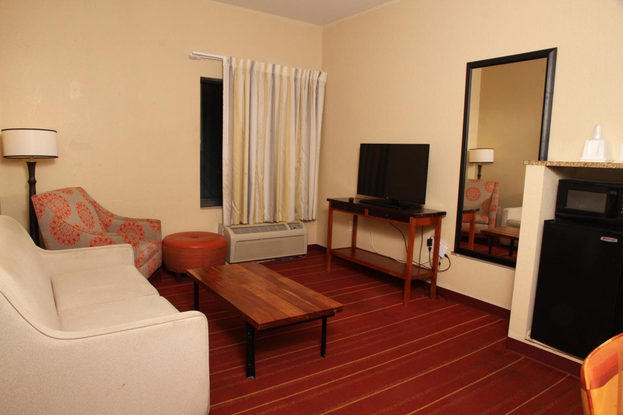 Days Inn By Wyndham Semmes Мобил Экстерьер фото
