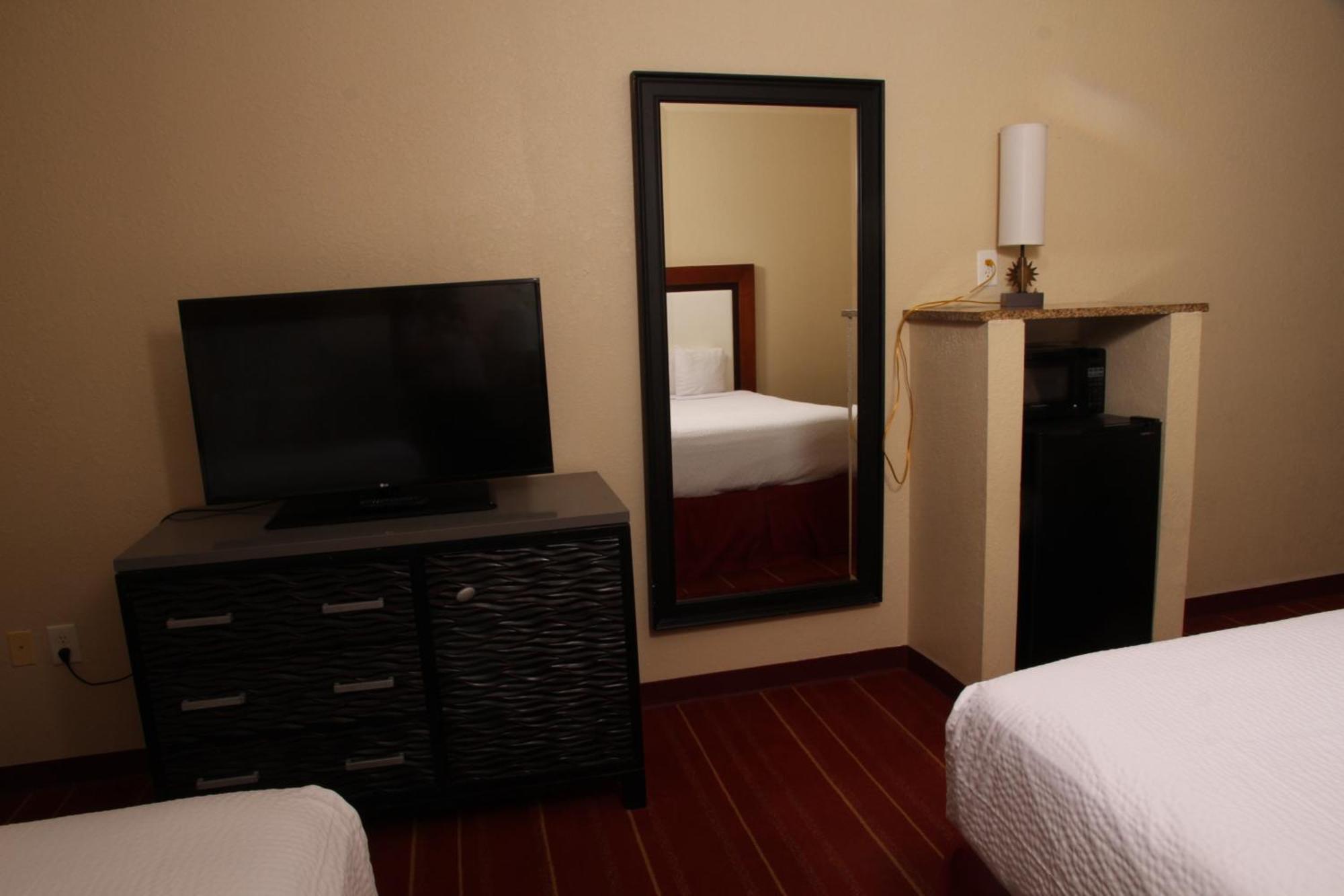 Days Inn By Wyndham Semmes Мобил Экстерьер фото