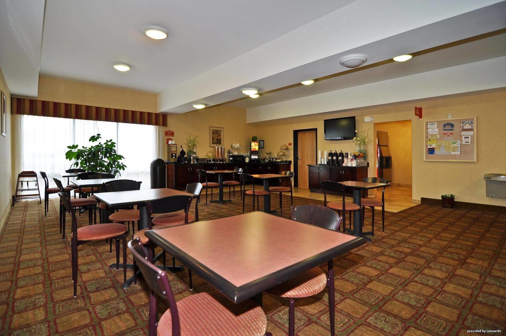 Days Inn By Wyndham Semmes Мобил Ресторан фото