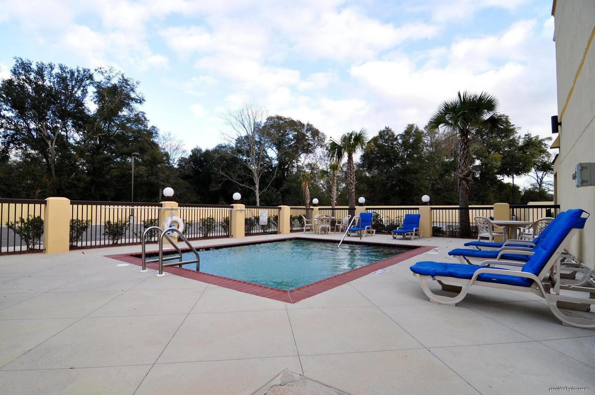 Days Inn By Wyndham Semmes Мобил Удобства фото