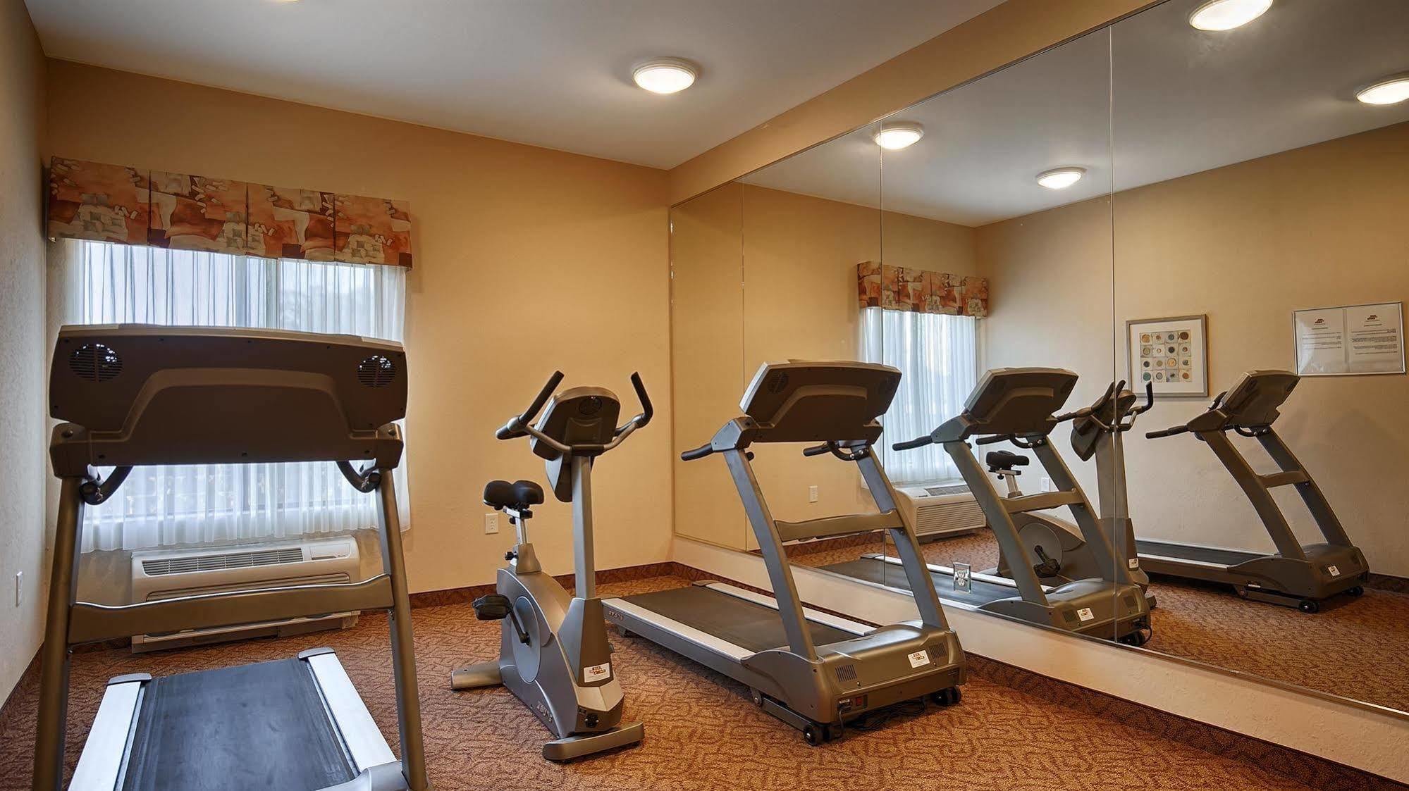 Days Inn By Wyndham Semmes Мобил Экстерьер фото