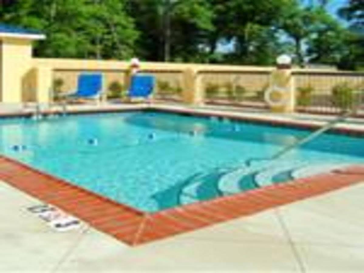 Days Inn By Wyndham Semmes Мобил Экстерьер фото